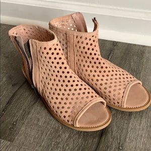 Musse and Cloud booties